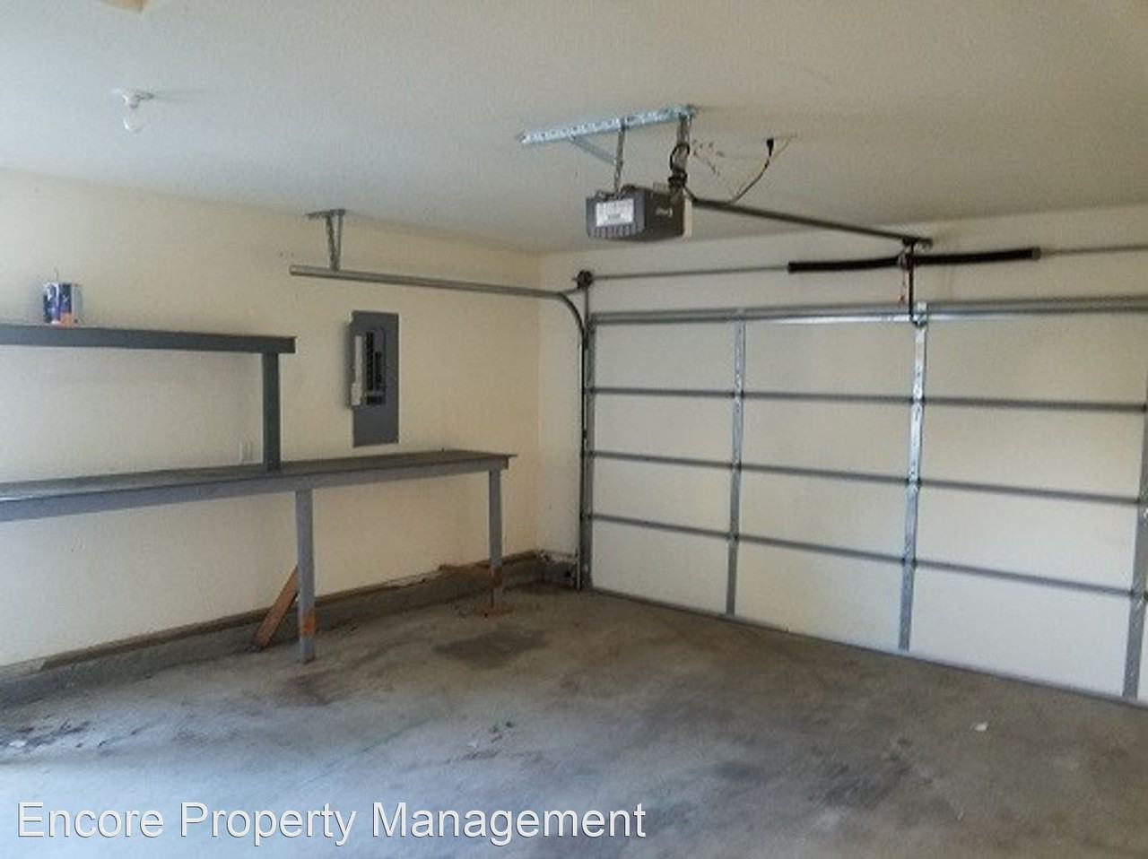 2046 Ne Timberwolf Loop - Photo 2 of 16