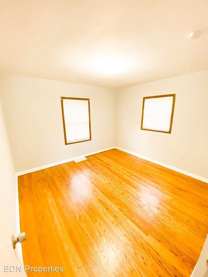 311 E Arlee Ave - Photo 3 of 5