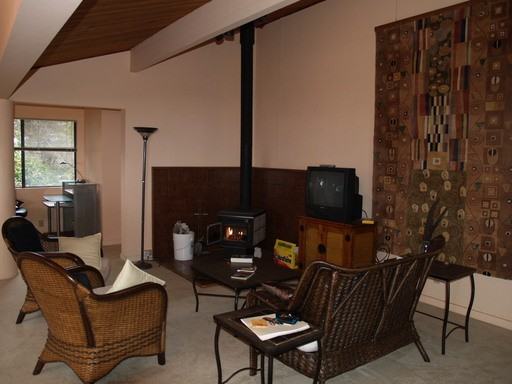 415 Ainakula Rd - Photo 3 of 13