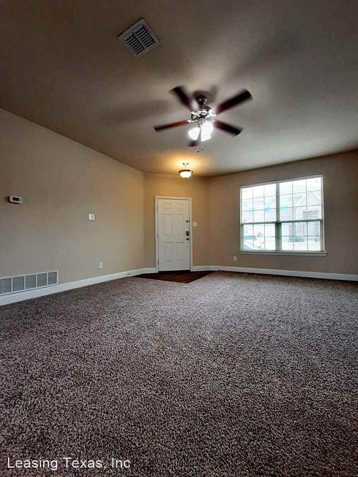 5102 Braddock Ct - Photo 3 of 25