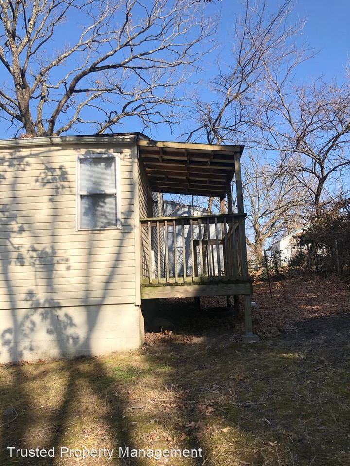 381 Rohrer St - Photo 3 of 11