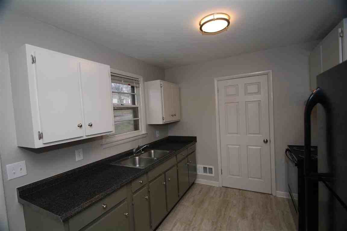 800 Elissa Dr - Photo 2 of 9