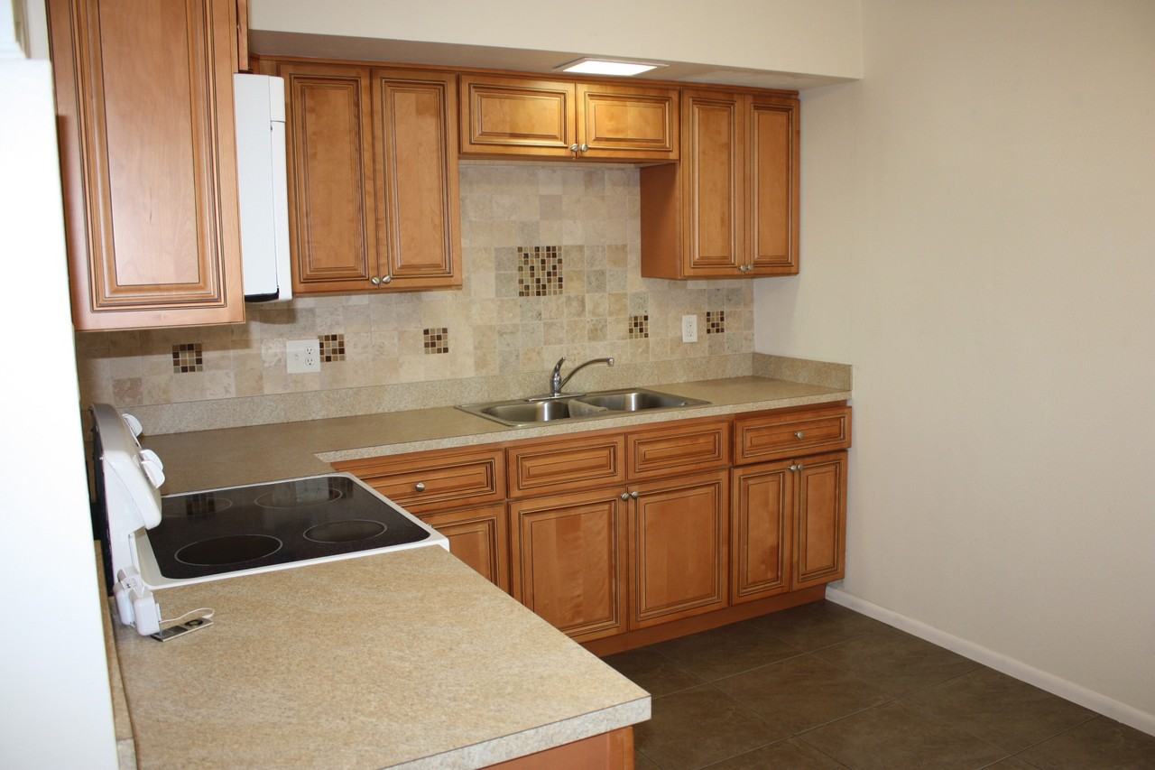 4916 Azalea Dr - Photo 3 of 18