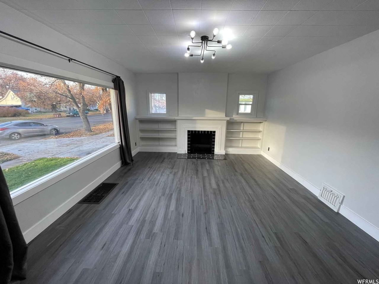 320 N 100 W - Photo 2 of 15