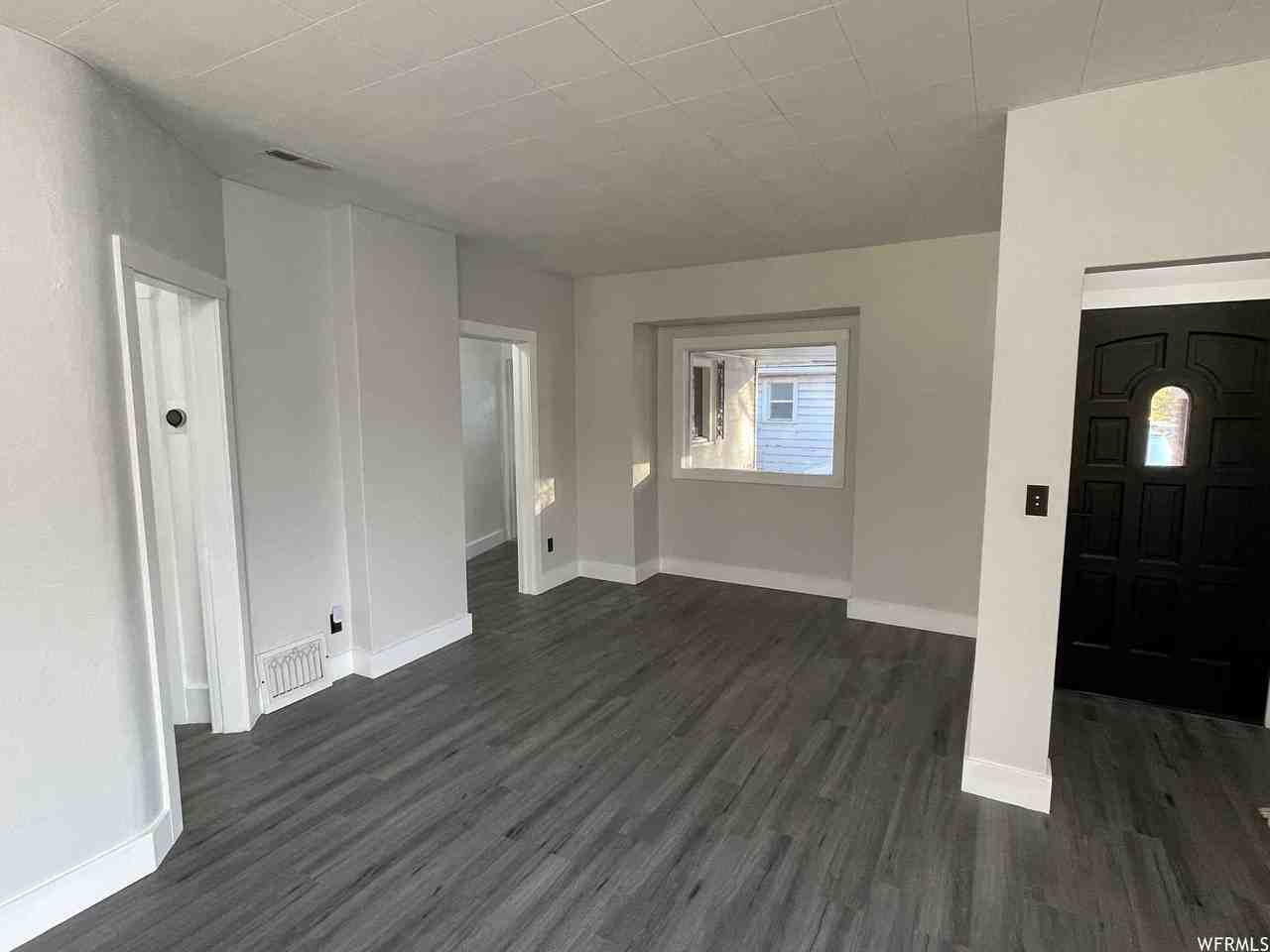 320 N 100 W - Photo 3 of 15