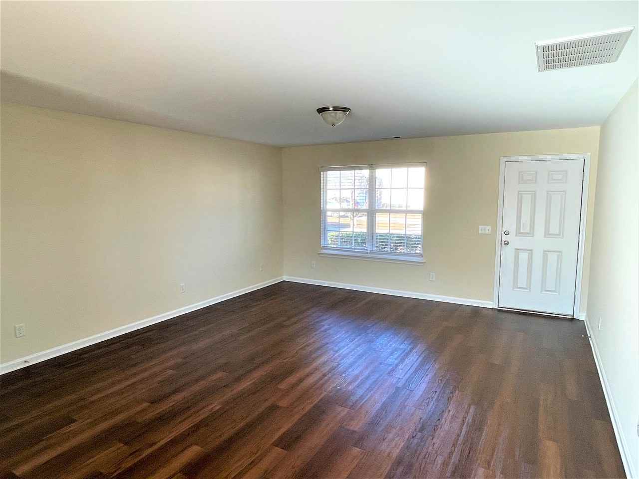 37 Miller Park Cir - Photo 3 of 10