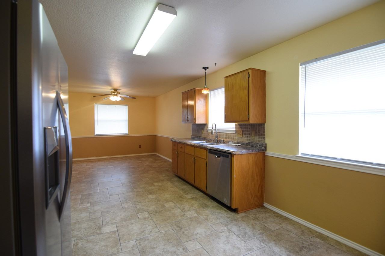 4304 Lonesome Dove Dr - Photo 5 of 20