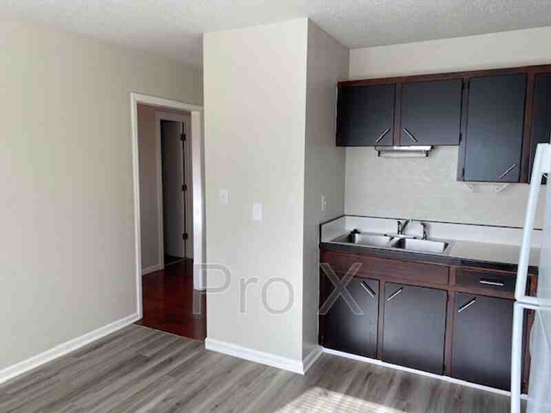 1600 W Broadway St - Photo 4 of 18