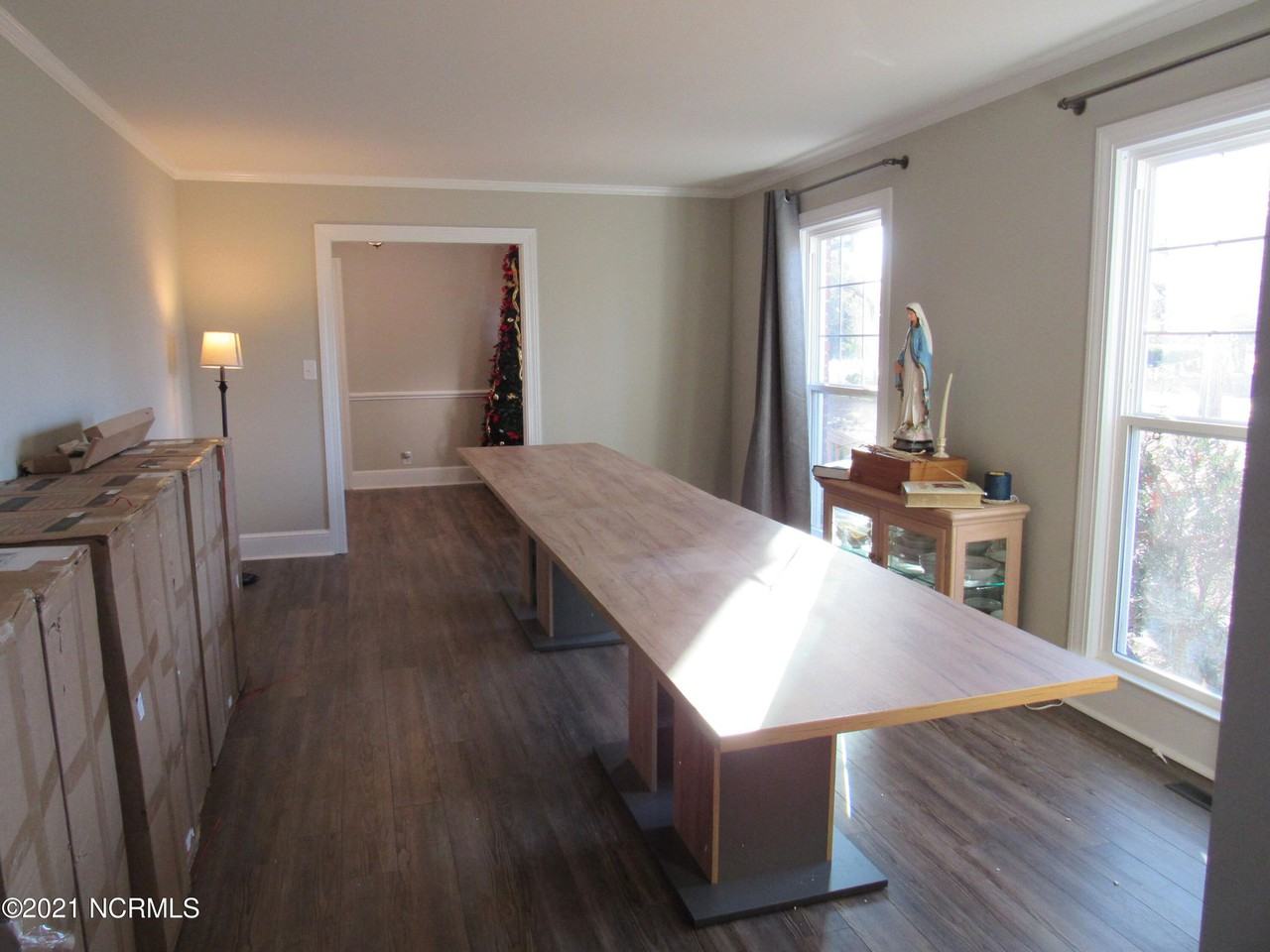 123 Rock Creek Drive South - Photo 3 of 4