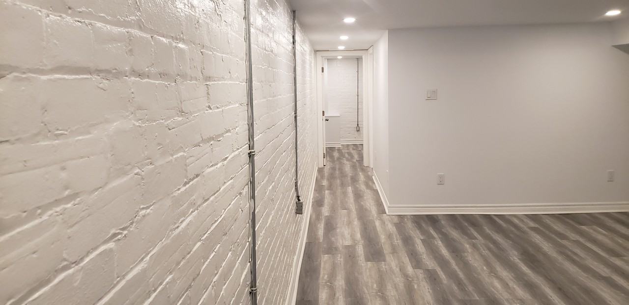 226 Ashworth Avenue - Photo 4 of 14