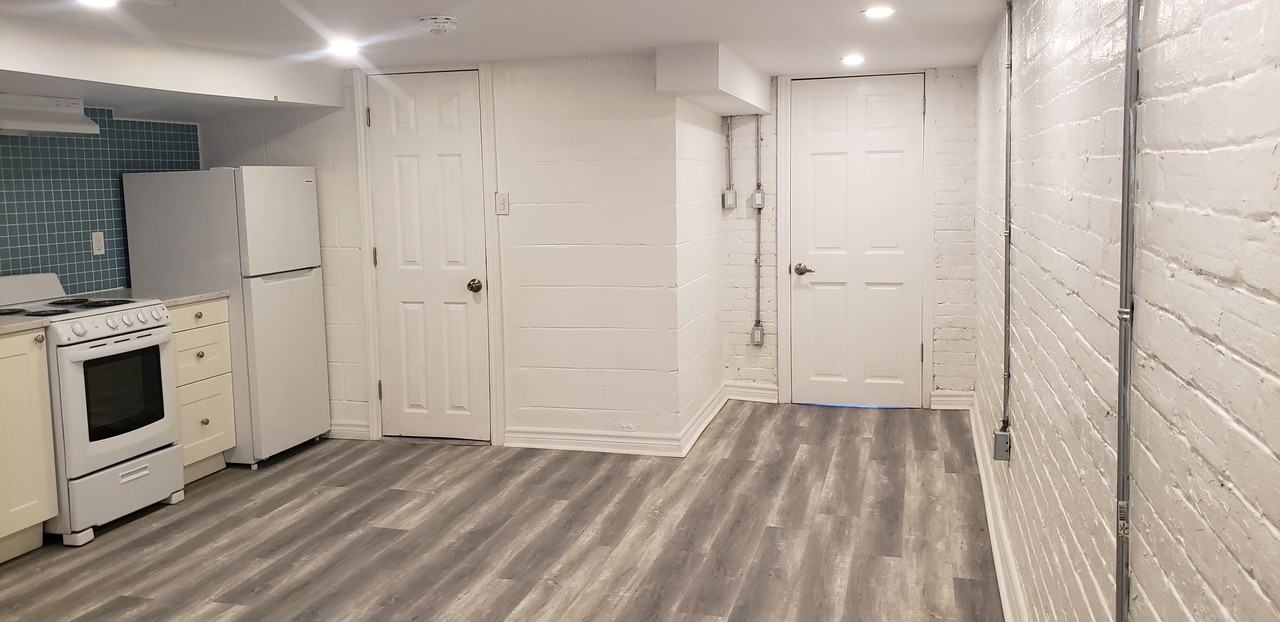 226 Ashworth Avenue - Photo 5 of 14
