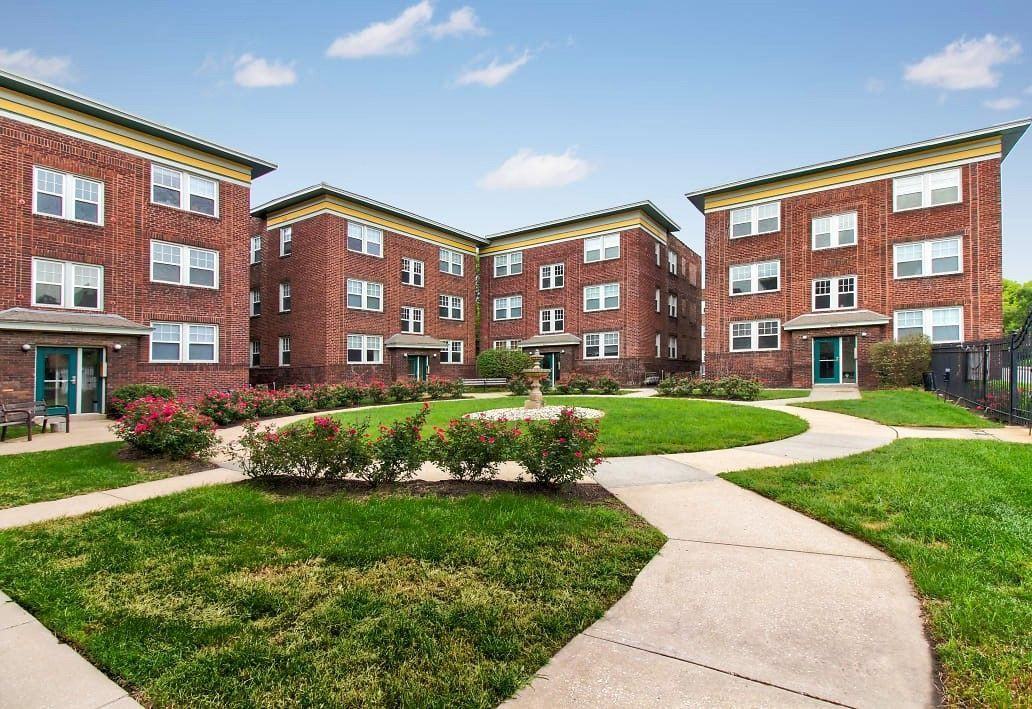 Roanoke Court Apartments - Photo 4 of 24