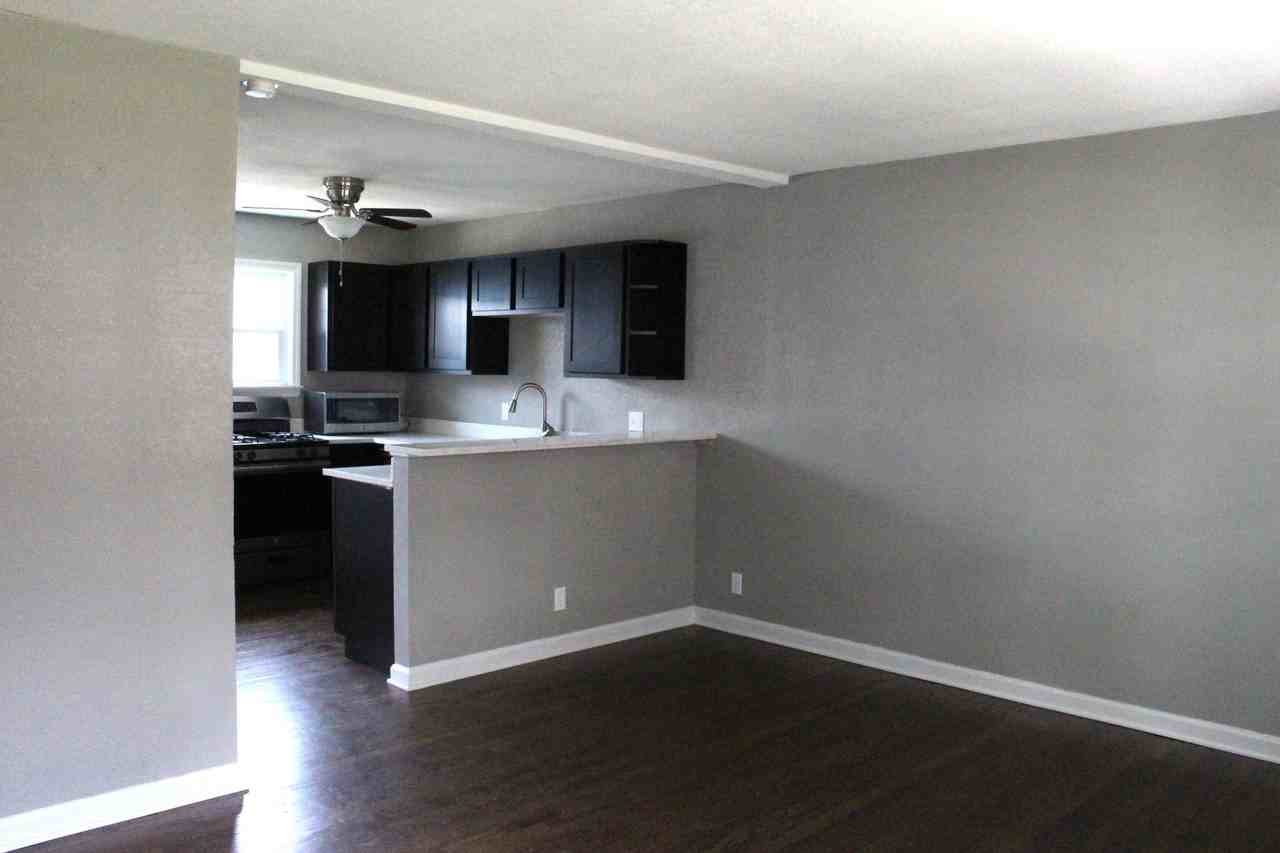 Warwick Court Townhomes - Photo 7 of 30