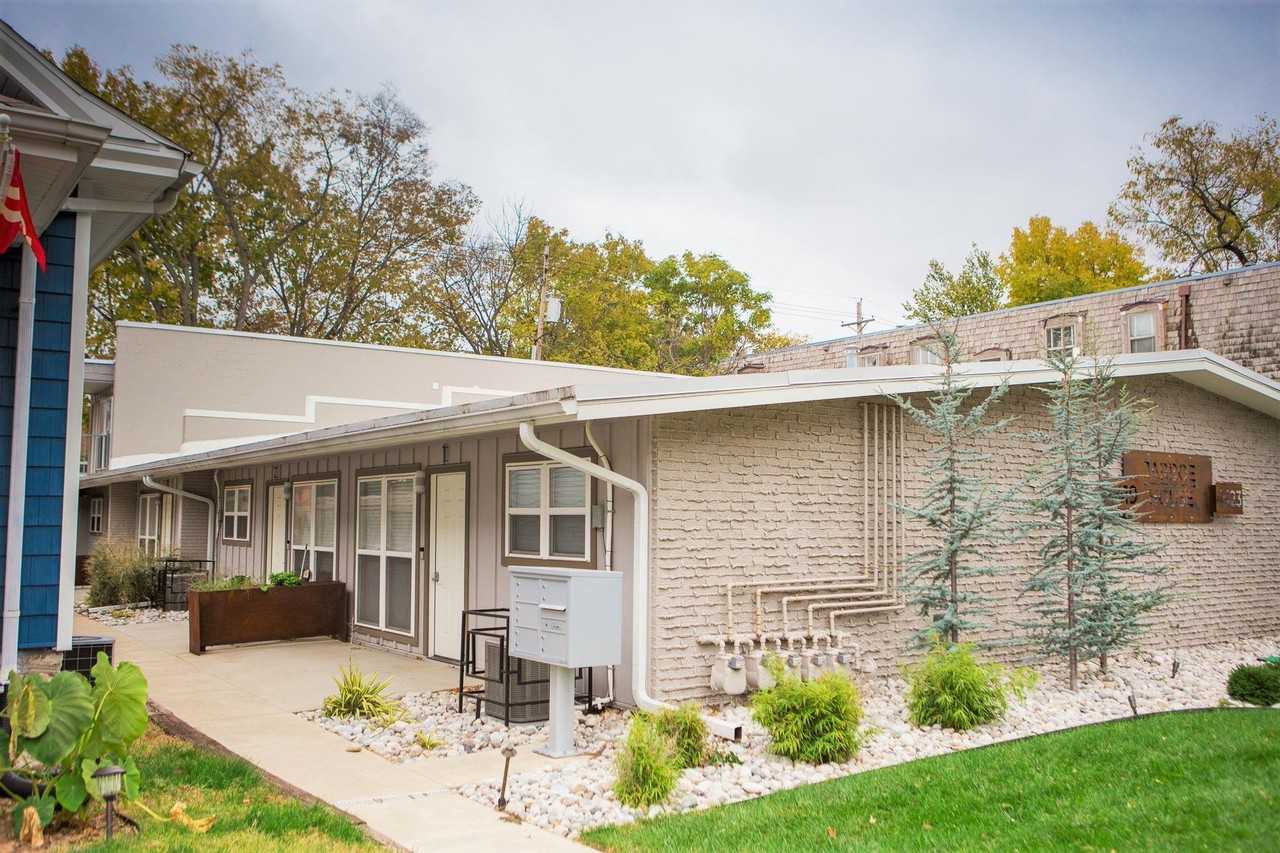 Jarboe House - Photo 4 of 15