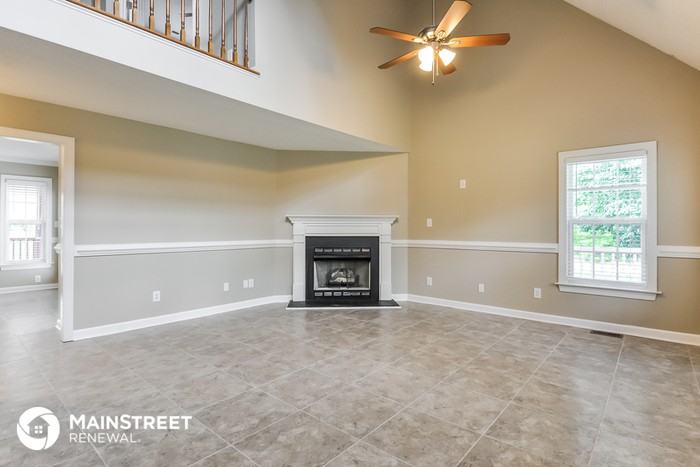 100 Foxglove Dr - Photo 2 of 15