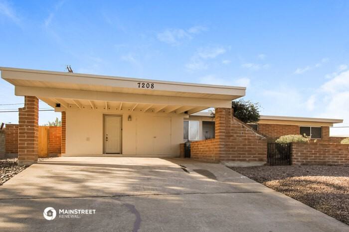 7208 E 34th St - Photo 3 of 16