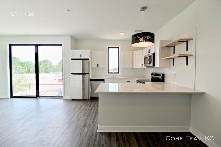 222 W 75th St - Photo 7 of 19