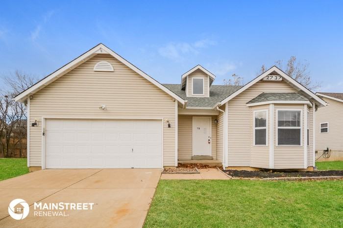 2737 Whitecreek Ln - Photo 2 of 17