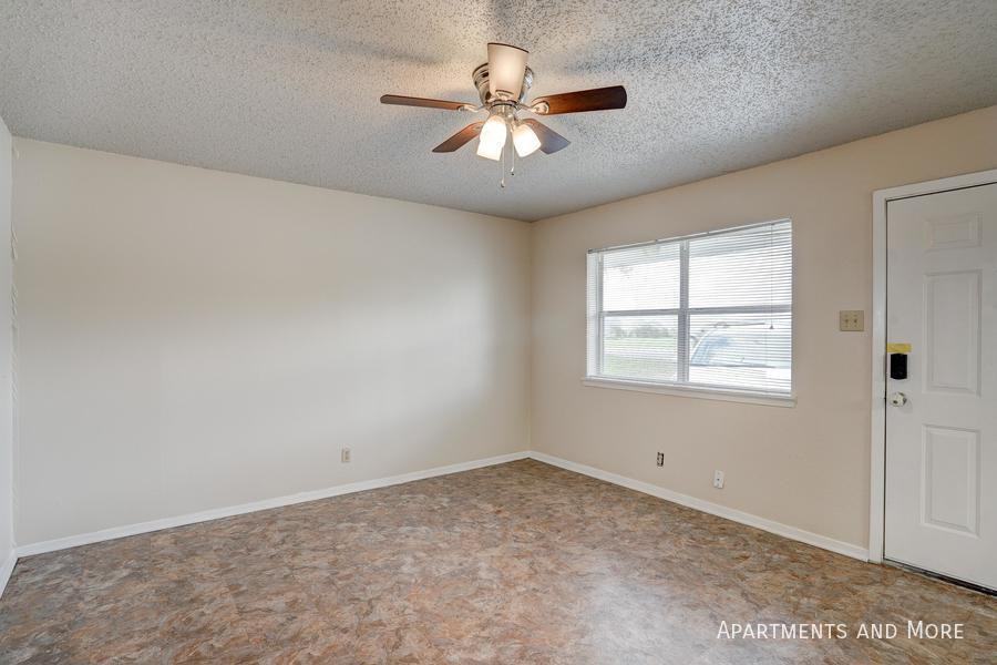 19221 San Marcos Hwy #D4 - Photo 3 of 15