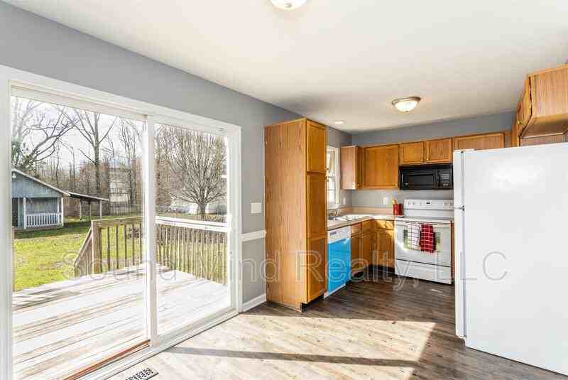 35 Bridgewater Dr - Photo 3 of 28