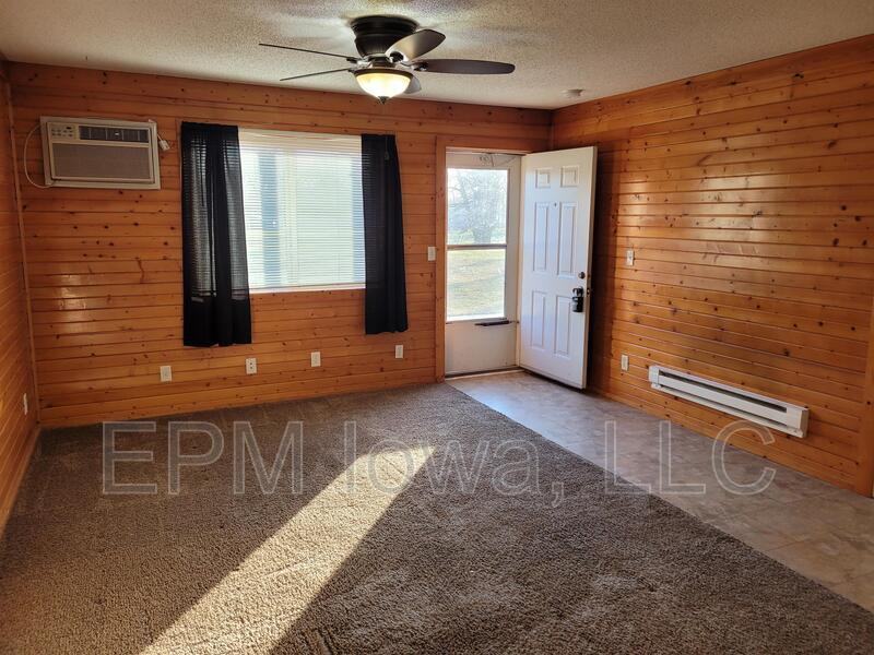 521 East St - Photo 2 of 9