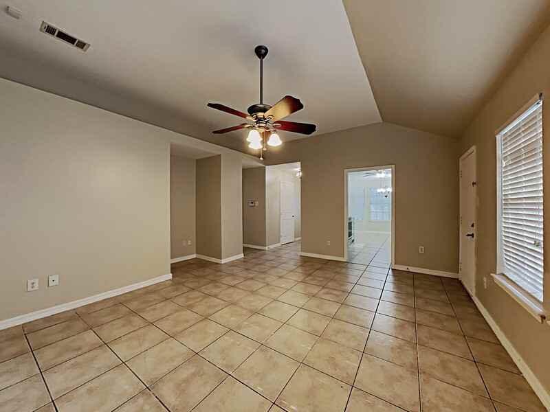 3320 Stanley Ave - Photo 2 of 14