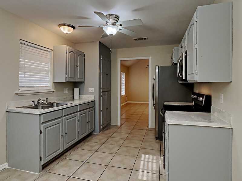 3320 Stanley Ave - Photo 5 of 14