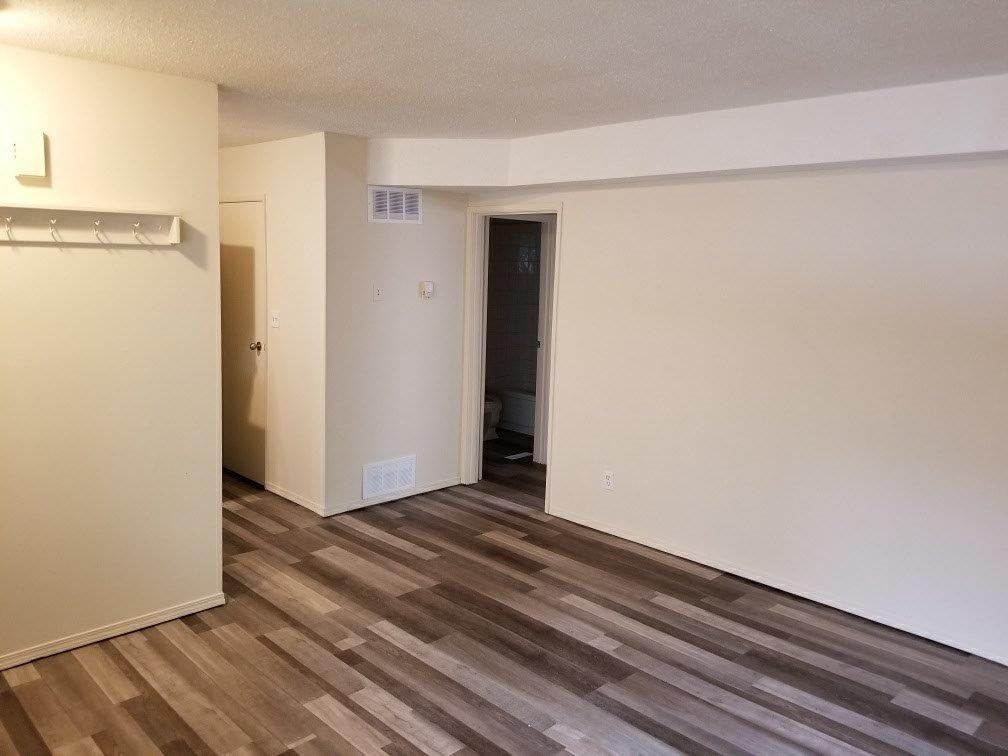 3919 45 Street #3 - Photo 3 of 8