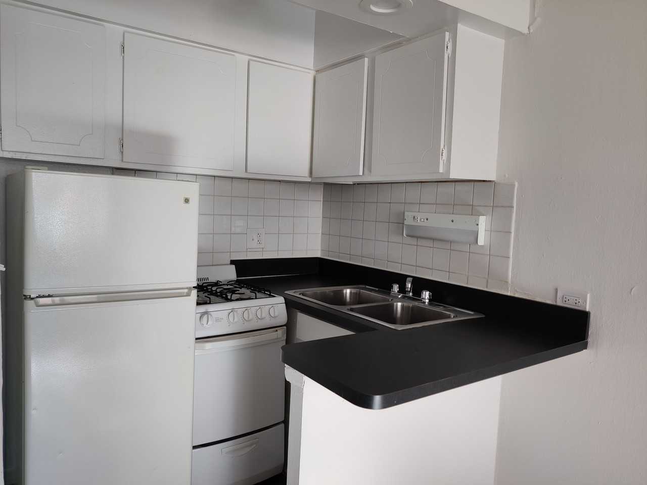 544 544 W Melrose S - Photo 2 of 5