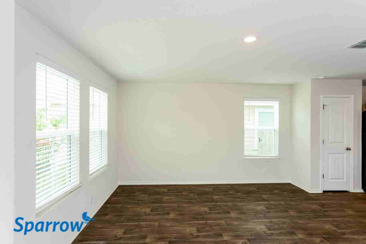 9807 Spotted Rose - Photo 2 of 15