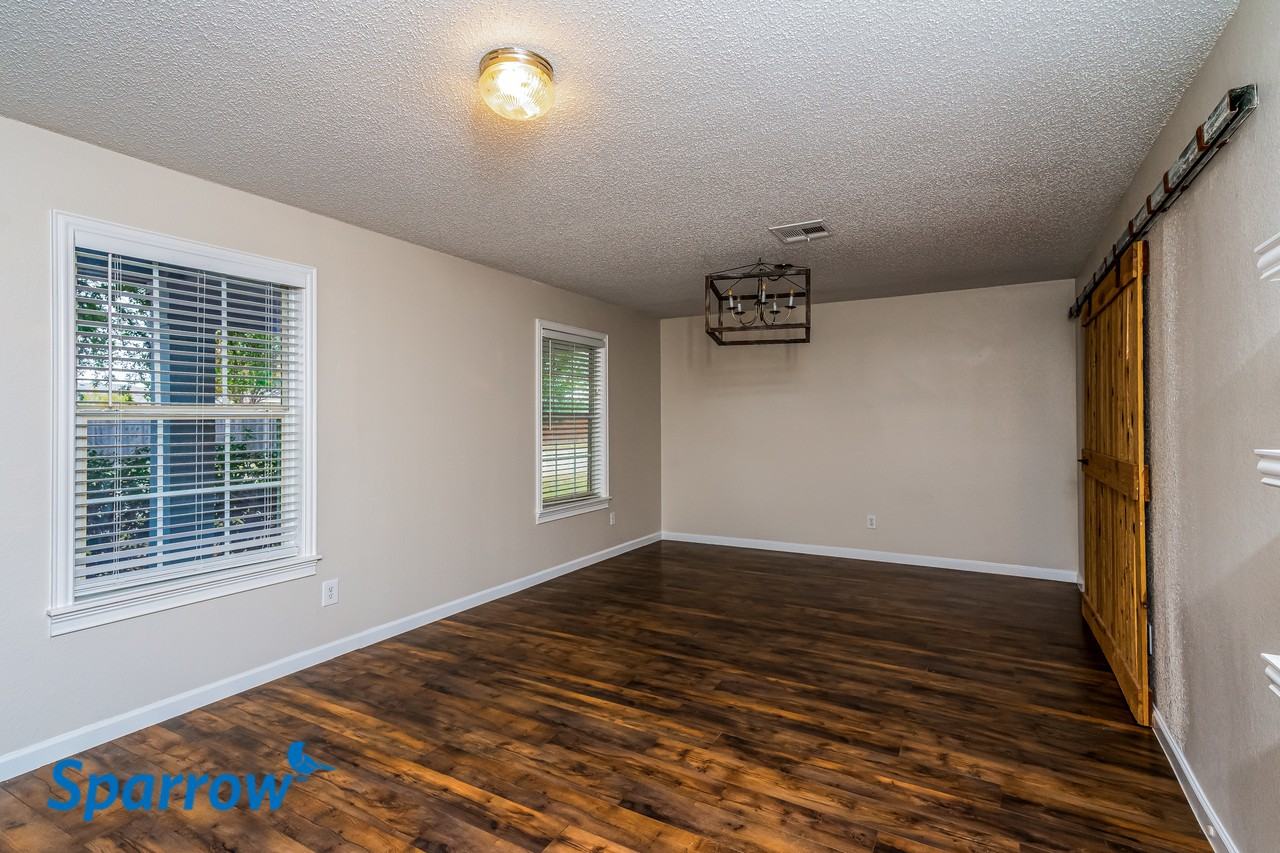 2313 Teddy Roosevelt Dr - Photo 2 of 15