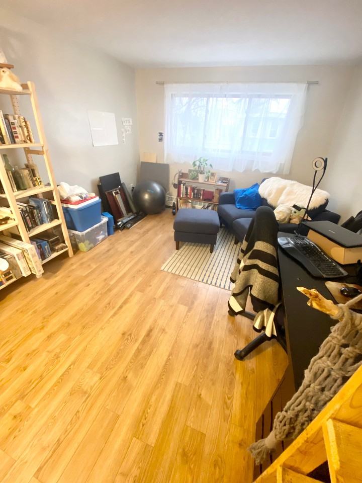 90 Willow Street #103