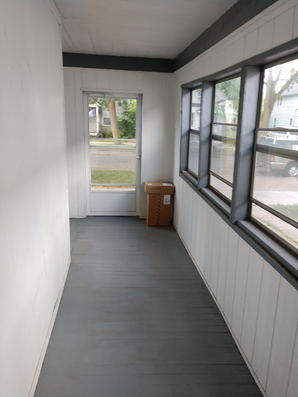 1035 Dayton St Sw - Photo 4 of 36