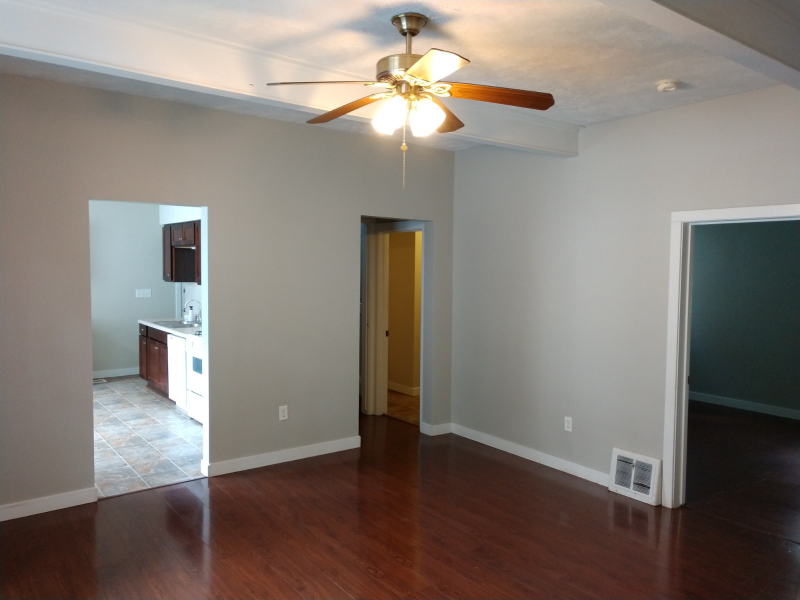 1035 Dayton St Sw - Photo 5 of 36