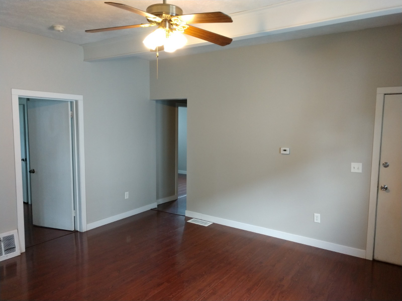 1035 Dayton St Sw - Photo 6 of 36