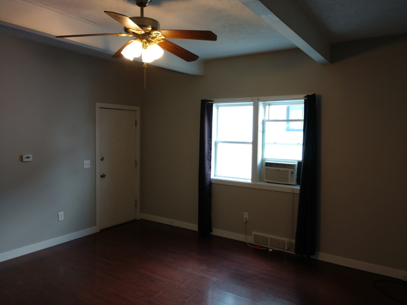 1035 Dayton St Sw - Photo 7 of 36