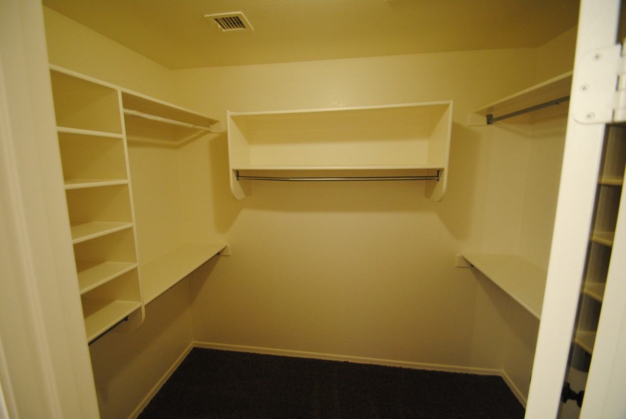 2361 E Pinto Dr - Photo 2 of 12