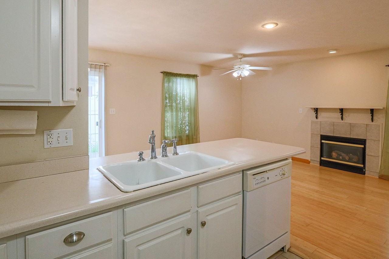 2623 E Oaklawn Ct #0 - Photo 6 of 20