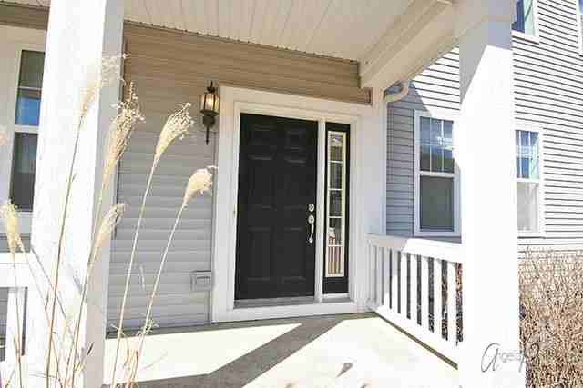 2835 Cattail Ct - Photo 2 of 25