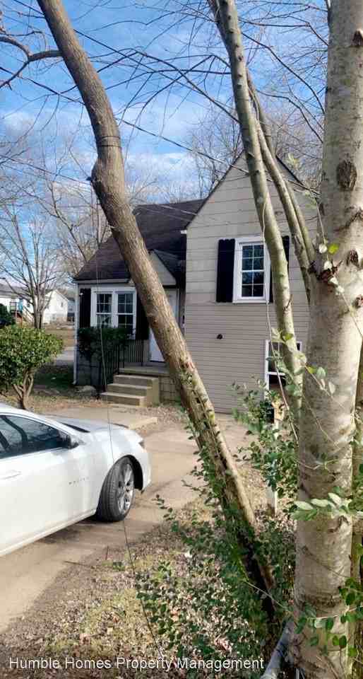 1204 Vine St - Photo 2 of 9