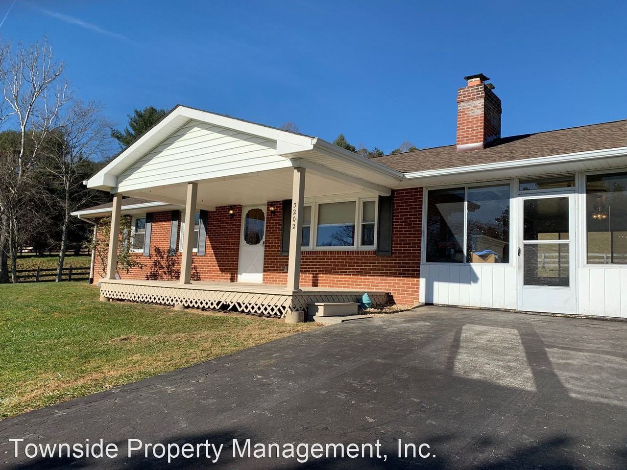 3202 Meadowbrook Dr - Photo 2 of 14