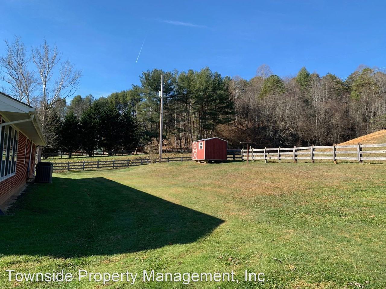 3202 Meadowbrook Dr - Photo 3 of 14