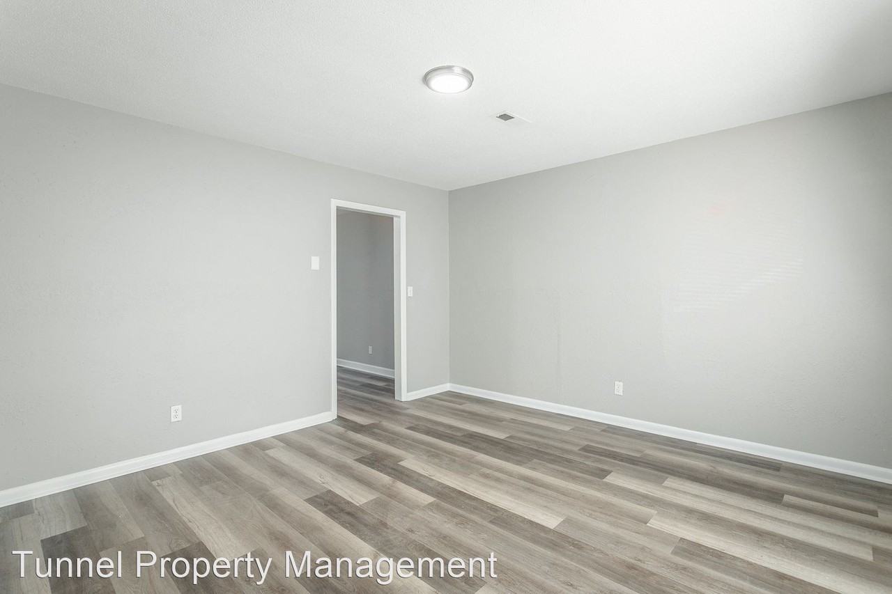 3341 Pinewood Avenue - Photo 2 of 36