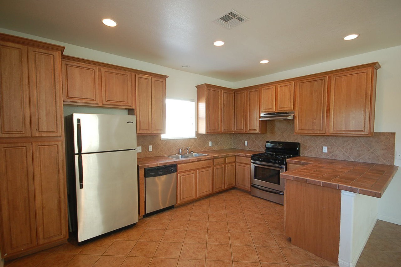 5100 Caswell Ave - Photo 3 of 10