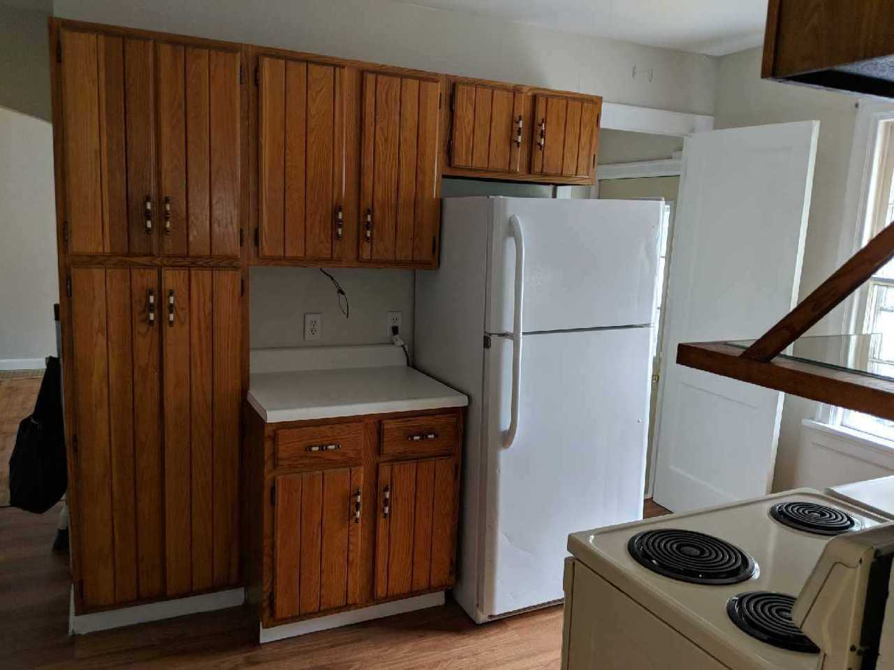 965 N Fairview Ave - Photo 3 of 12