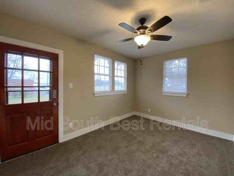 2323 E 2nd St #B - Photo 2 of 7