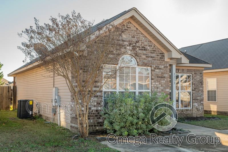 2213 Starlight Dr - Photo 6 of 48