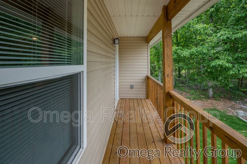 1180 Aquarius Dr - Photo 2 of 37