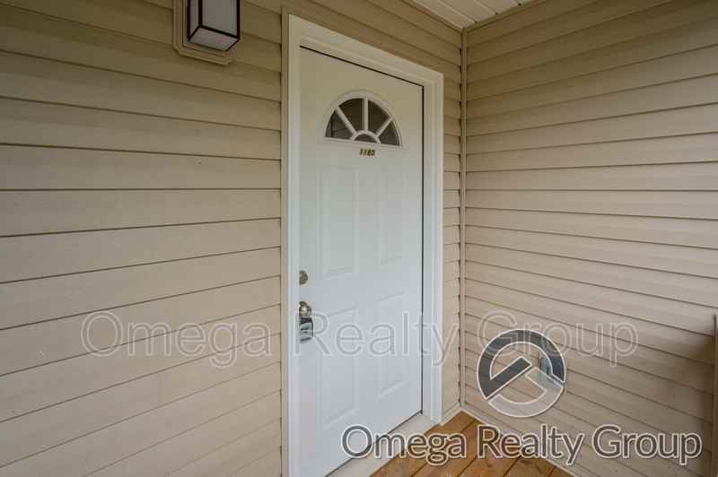 1180 Aquarius Dr - Photo 4 of 37