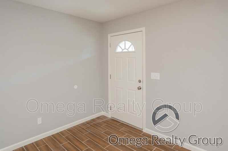 1180 Aquarius Dr - Photo 5 of 37